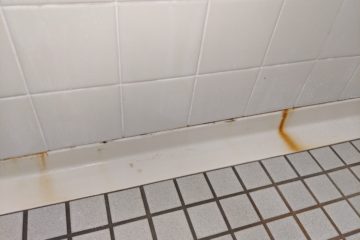 浴室で錆を見つけたら漏水に注意です。