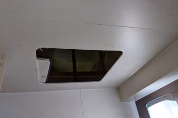 天井の取れないシミ・汚れは浴室専用シートで綺麗になります。